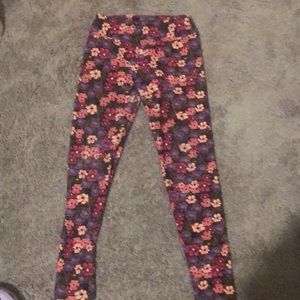 Woman’s Lularoe Leggings